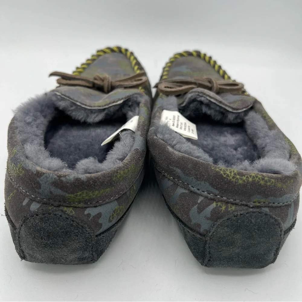 LL Bean Wicked Good Moccasins Slippers Shoes Childs Boys Size 4 Blue Camo EUC